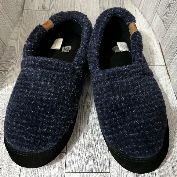Acorn Unisex-Kid's Moc Slipper Blue Fabric Microfleece Lined Hard Sole size 3-4 - Picture 8 of 8